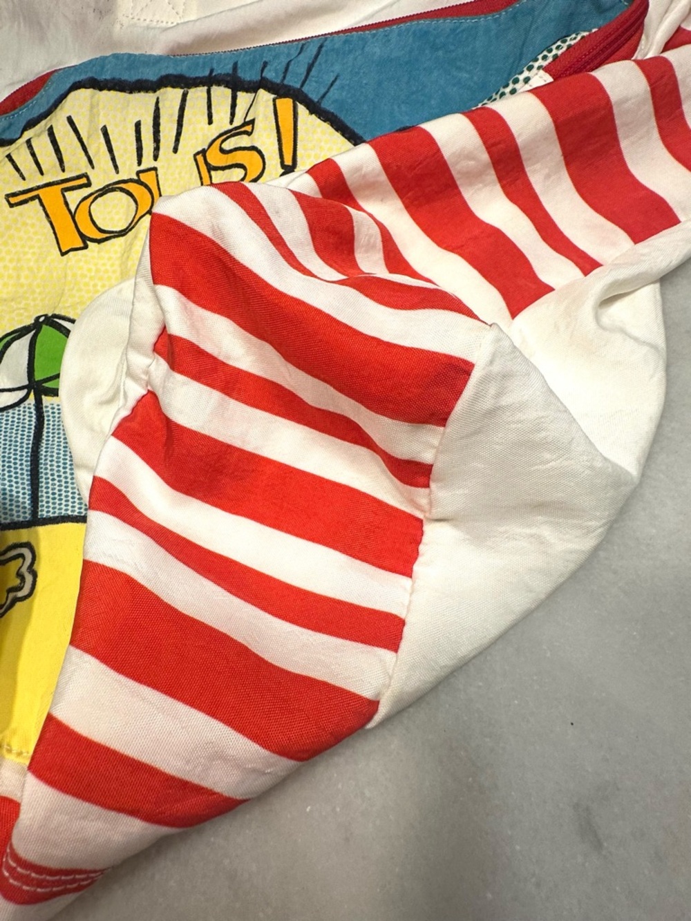 TOUS Pop-Art Holiday Beach Tote - White, Red, Yellow, Blue, Pink, Green Canvas - Picture 7 of 16